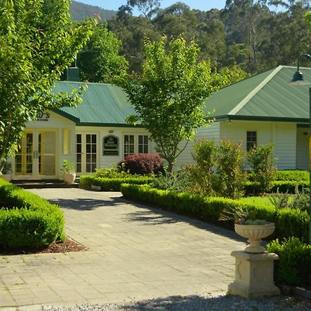 Oscar'S On The Yarra Hotel Warburton Exterior photo